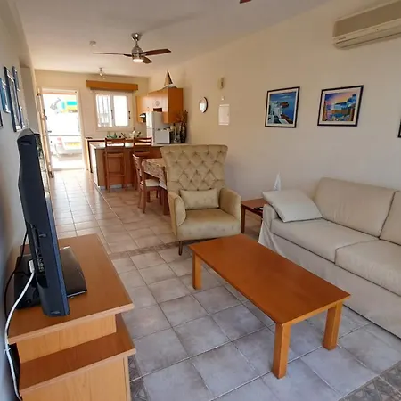 Yialos Cozy Beach House Larnaka