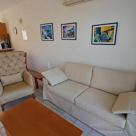 Yialos Cozy Beach House شقة *