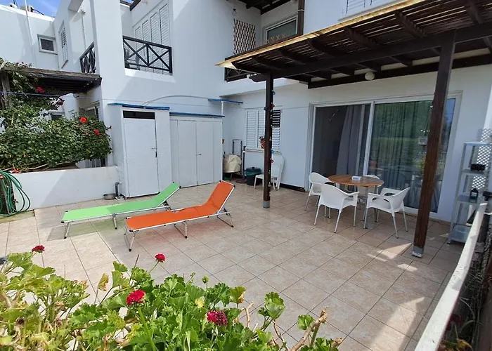 Yialos Cozy Beach House Апартаменты *