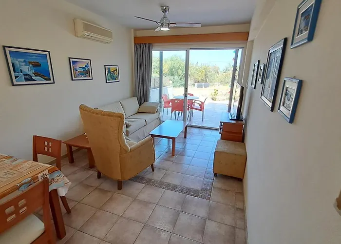Yialos Cozy Beach House Ларнака