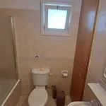 Yialos Cozy Beach House شقة لارنكا