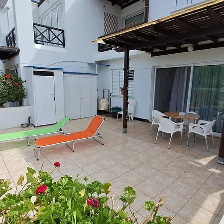 Yialos Cozy Beach House Апартаменти *