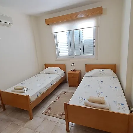 Yialos Cozy Beach House 아파트 라르나카