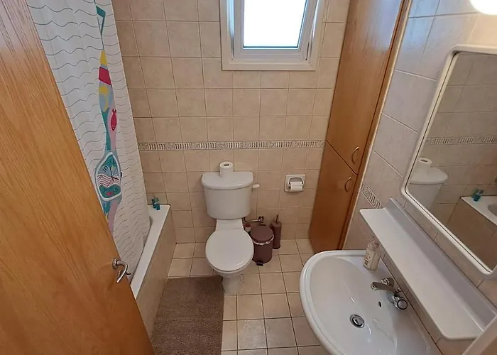 Yialos Cozy Beach House * Ларнака