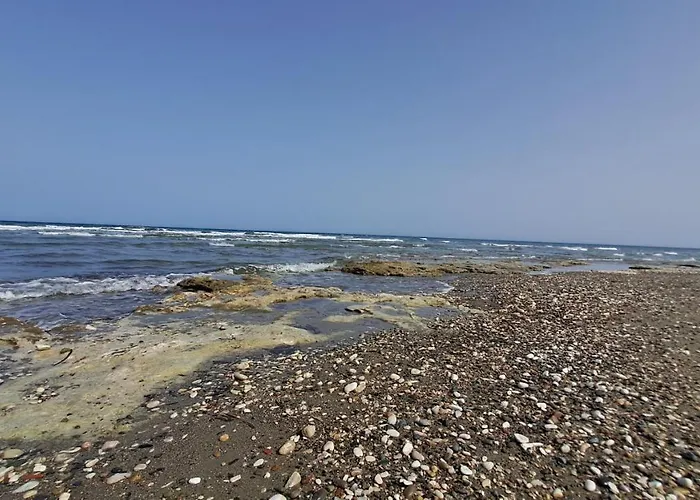 Yialos Cozy Beach House * Ларнака