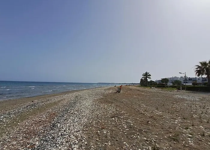 Апартаменти Yialos Cozy Beach House Ларнака