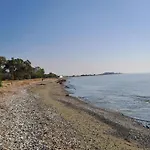 Yialos Cozy Beach House Апартаменти *