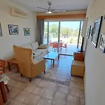 Yialos Cozy Beach House Ларнака